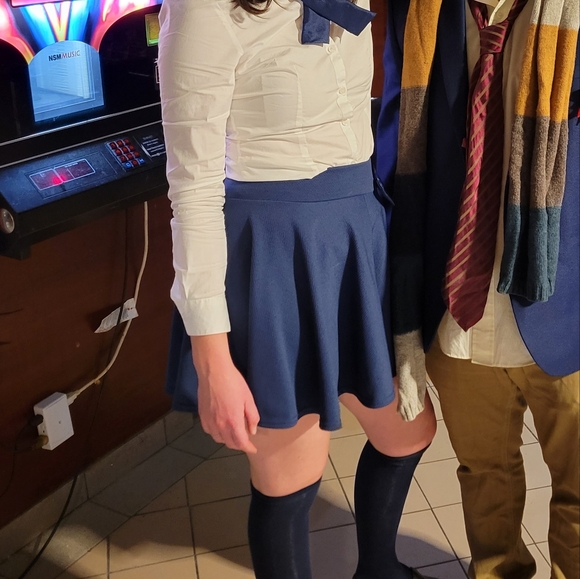 Urban Coco Mini Skater Skirt in Navy - Picture 3 of 3